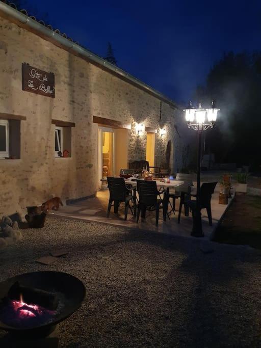 Gite Spacieux - 3 Chambres - Calme Et Charmant Cubnezais Luaran gambar