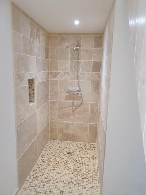 Gite Spacieux - 3 Chambres - Calme Et Charmant Cubnezais Luaran gambar