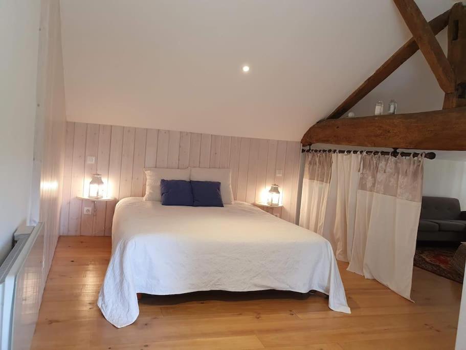 Gite Spacieux - 3 Chambres - Calme Et Charmant Cubnezais Luaran gambar